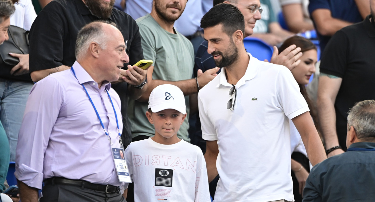 Ο Νόβακ Τζόκοβιτς και ο γιος του Στεφάν στη διάρκεια του Davis Cup στην Αθήνα/Πηγή: Eurokinissi