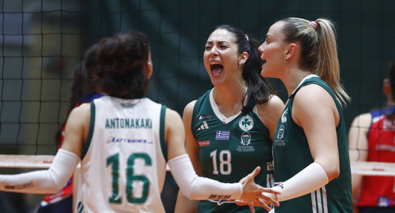 Αντωνακάκη, Παπαγεωργίου και Κωνσταντινίδου πανηγυρίζουν στον αγώνα του Παναθηναϊκού κόντρα στον Ερυθρό Αστέρα, στα προημιτελικά του CEV Challenge Cup / Πηγή: Eurokinissi