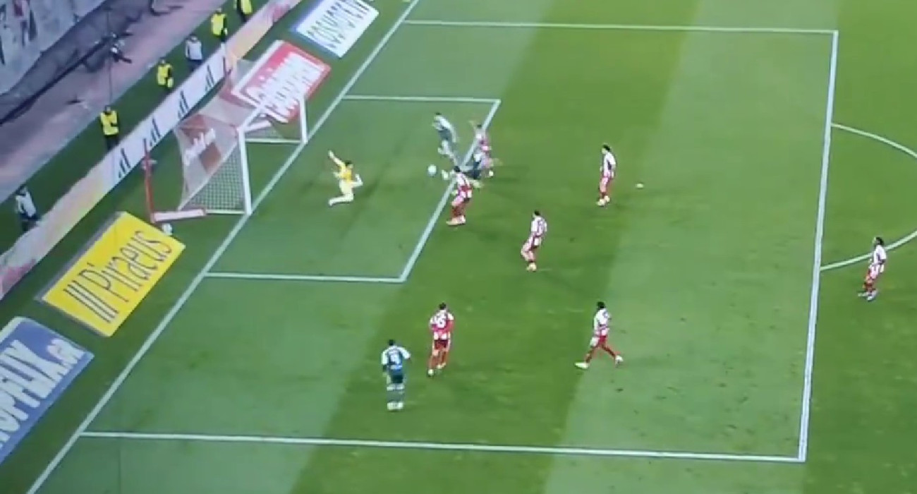 Η απίθανη χαμένη ευκαιρία του Παντελίδη στο ντέρμπι με τον Ολυμπιακό / screenshot