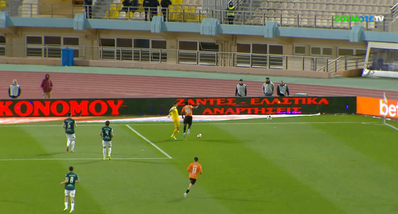 Ο Λοντίγκιν βγήκε εκτός περιοχής, έκανε φάουλ και αποβλήθηκε / Screenshot