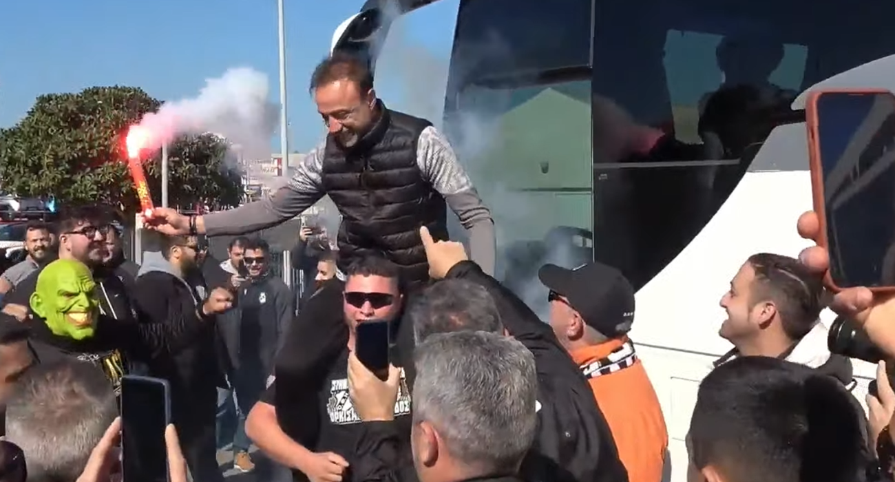Οπαδοί του ΟΦΗ αποθέωσαν τον Χρήστο Κόντη / Screenshot