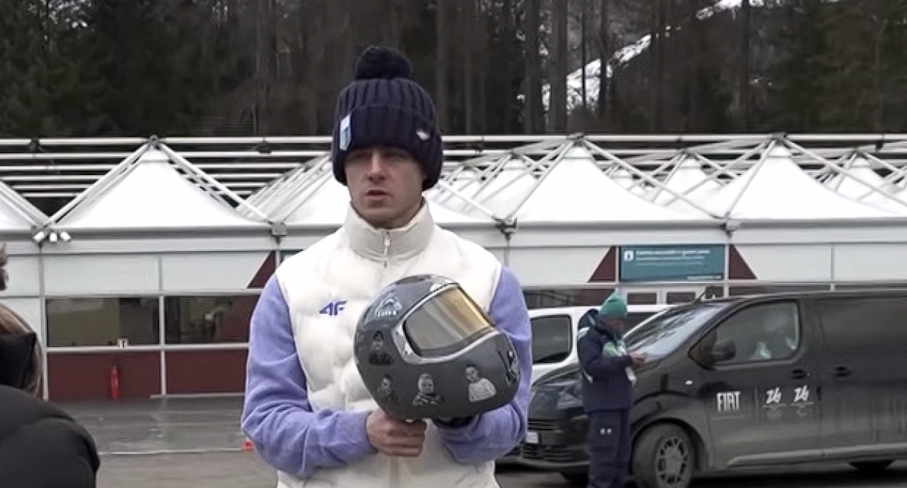 O Βλαντισλάβ Χερασκέβιτς με το κράνος / Screenshot