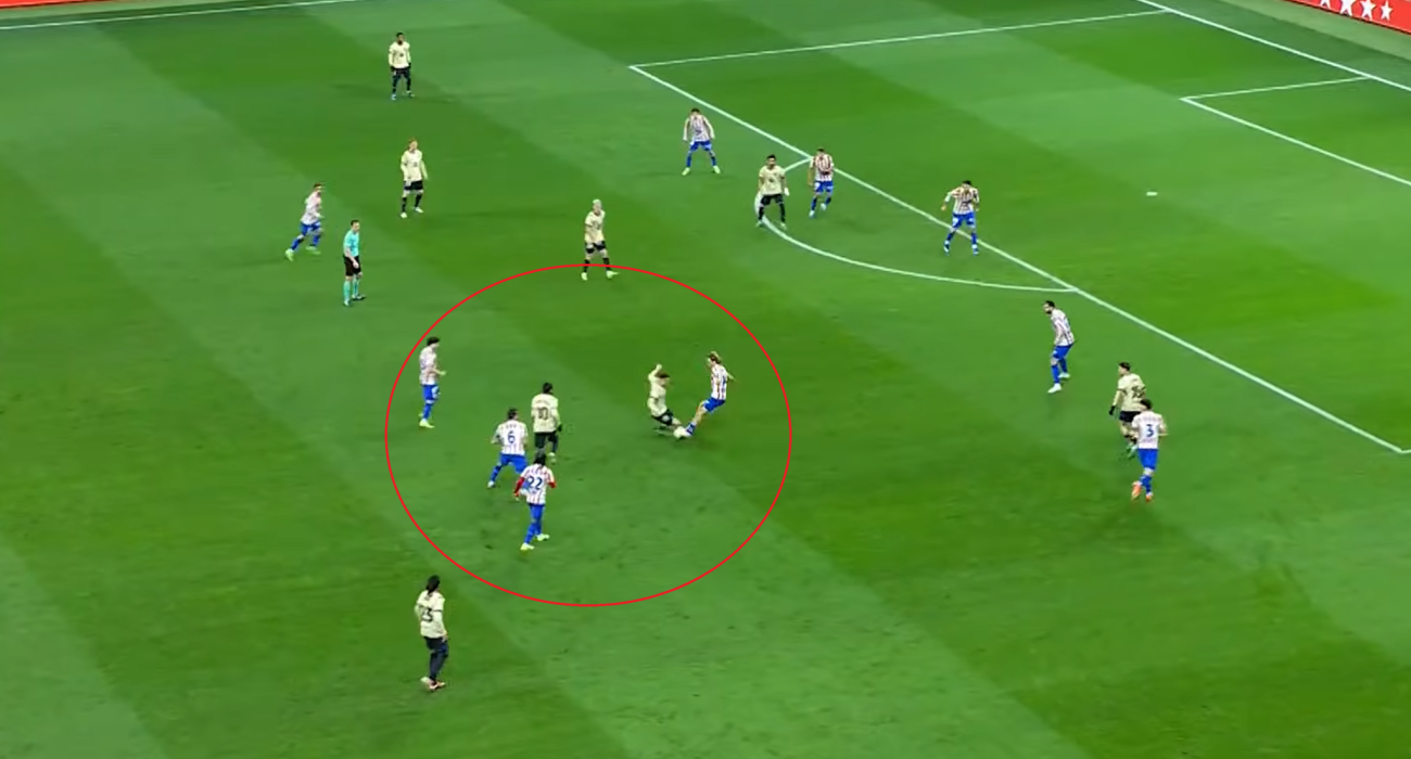 Η φάση που ξεκινάει το 3-0 της Ατλέτικο / Screenshot
