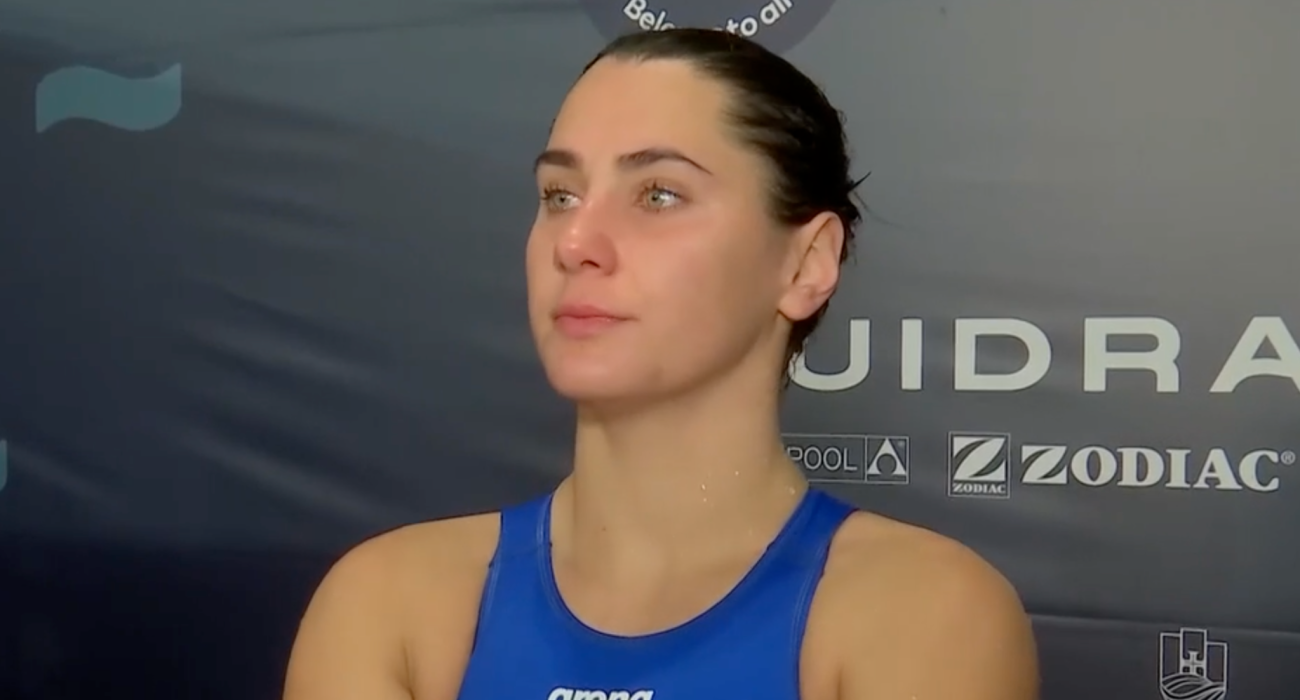 Η Φωτεινή Τριχά στη μεικτή ζώνη με δάκρυα στα μάτια / Screenshot