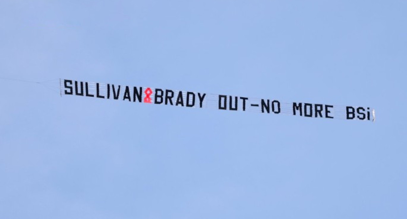 Οι οπαδοί της Γουέστ Χαμ διαμαρτυρήθηκαν με έναν ευφάνταστο τρόπο κατά της διοίκησης του / Screenshot