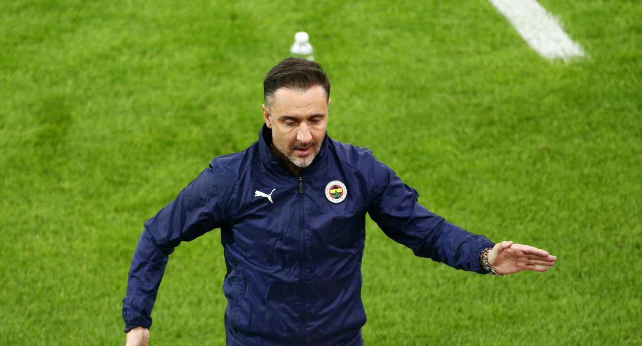 Ο Βίτορ Περέιρα στον πάγκο της Φενερμπαχτσέ / Πηγή: Intime