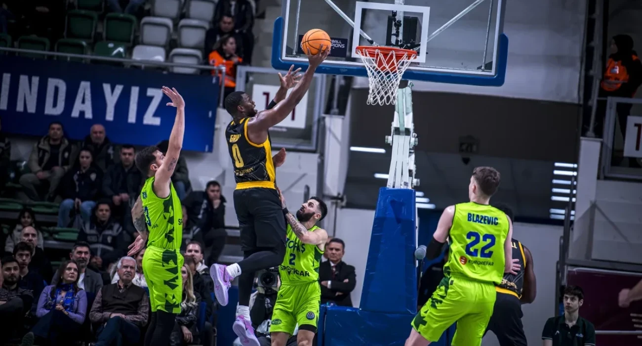 Γκρέι: «Δείξαμε χαρακτήρα»