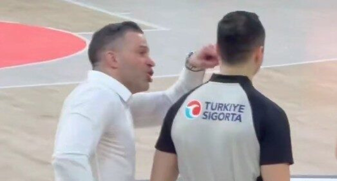 Έξαλλος ο προπονητής της Μπεσίκτας - Πήρε στο κυνήγι τους διαιτητές (video)