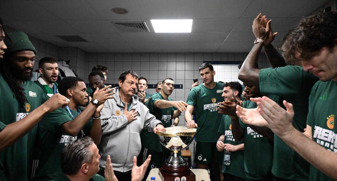 Στιγμές από τους πανηγυρισμούς του Παναθηναϊκού μετά την κατάκτηση του Allwyn Final 8 / Βαγγέλης Στόλης