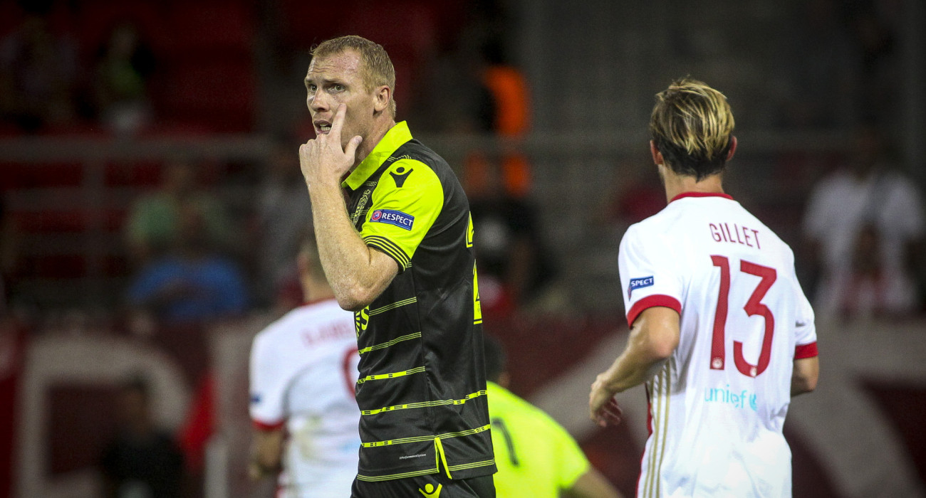 Ο Ζερεμί Ματιέ με την φανέλα της Σπόρτινγκ σε αγώνα απέναντι στον Ολυμπιακό / Πηγή: Eurokinissi