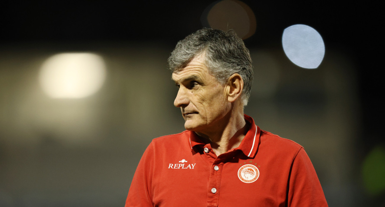 Ο προπονητής του Ολυμπιακού, Χοσέ Λουίς Μεντιλίμπαρ στο ματς με τον Λεβαδειακό / Πηγή: Intime