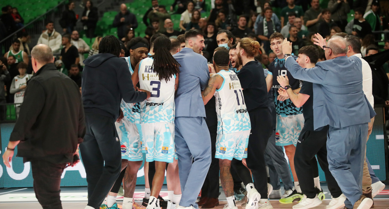 Οι παίκτες του Κολοσσού πανηγυρίζουν τη νίκη επί του Παναθηναϊκού / Πηγή: Eurokinissi