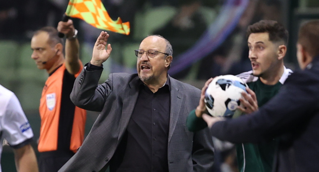 Ο Ράφα Μπενίτεθ στον αγώνα του Παναθηναϊκού με την ΑΕΛ Novibet / Πηγή: InTime