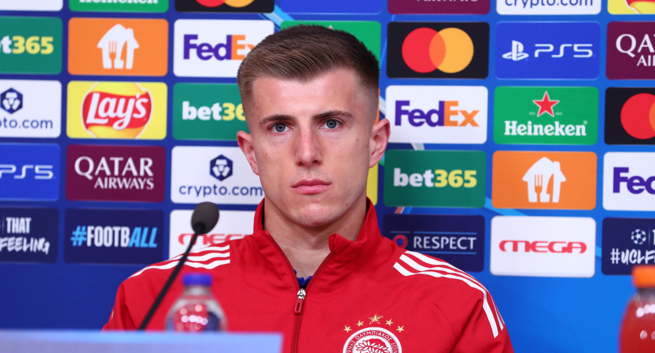 Ο Κοστίνια στη συνέντευξη Τύπου πριν την αναμέτρηση με τη Μπάγερ Λεβερκούζεν / Πηγή: InTime