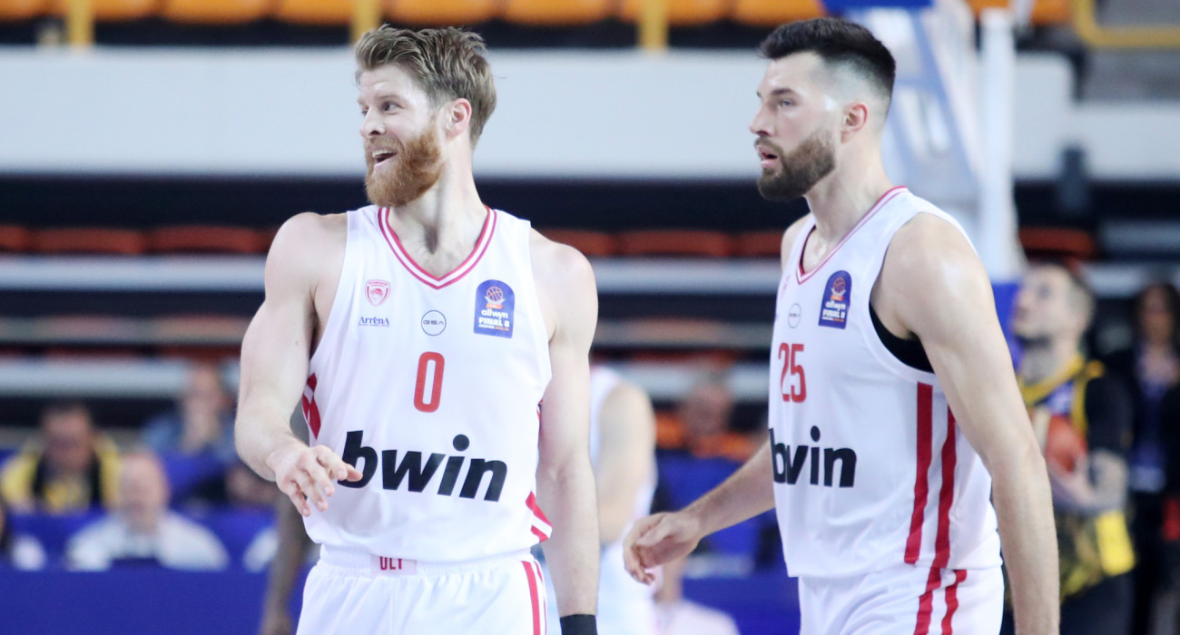 Τόμας Γουόκαπ και Άλεκ Πίτερς / πηγή:intime