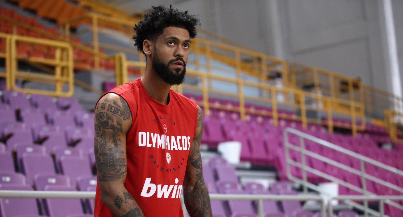 Ο Τάιλερ Ντόρσει στην media day πριν τον τελικό με τον Παναθηναικού / πηγή: intime