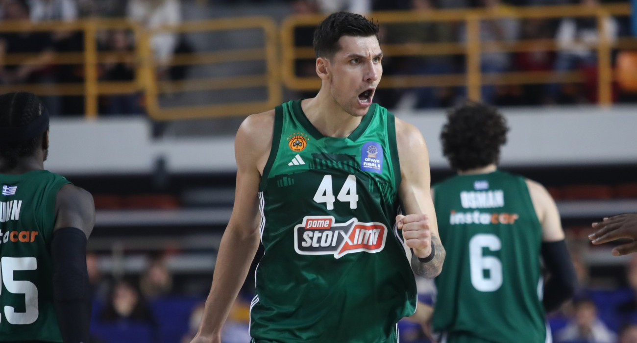 Ο Ντίνος Μήτογλου πανηγυρίζει / Πηγή: InTime