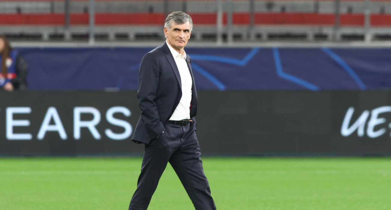 Η αναγνωριστική βόλτα του Μεντιλίμπαρ στο γήπεδο της Λεβερκούζεν / Πηγή: Intime