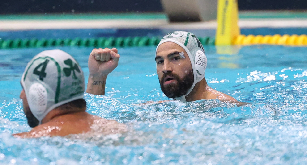 Ο Νίκος Παπασηφάκης πανηγυρίζει για τον Παναθηναϊκό / Πηγή: Intime