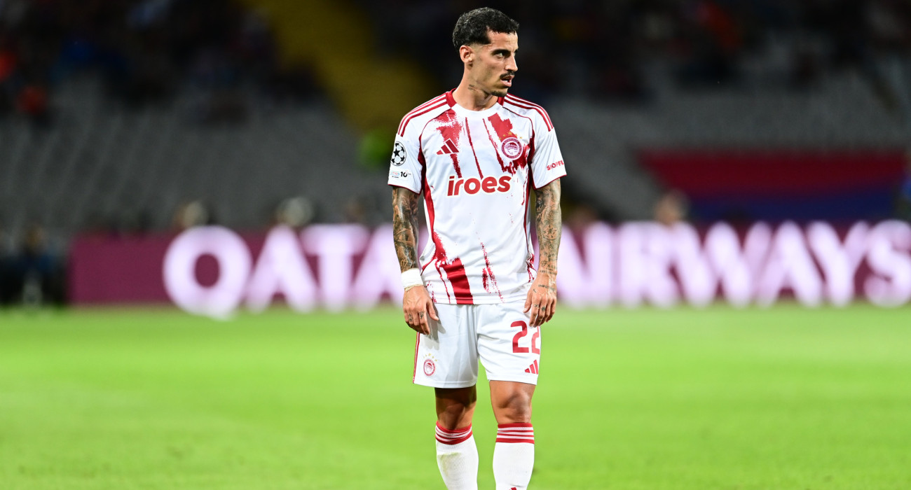 Ο Τσικίνιο στην αναμέτρηση του Ολυμπιακού με την Μπαρτσελόνα για το Champions League / Πηγή: Eurokinissi