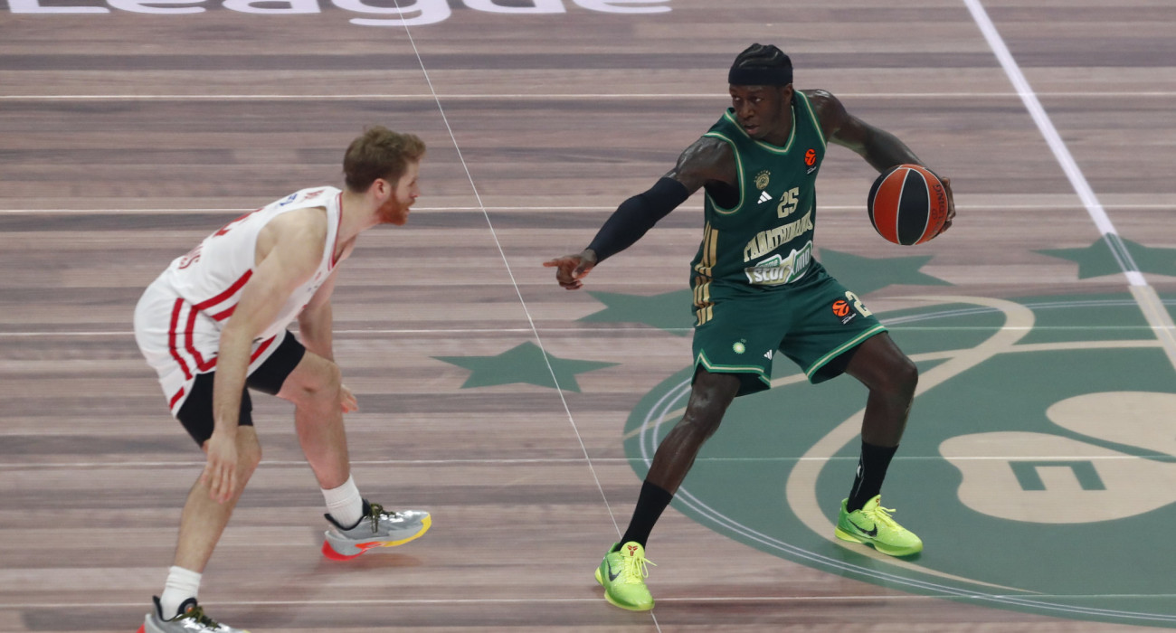 Ο Κέντρικ Ναν απέναντι στον Τόμας Γουόκαπ/Πηγή: Eurokinissi