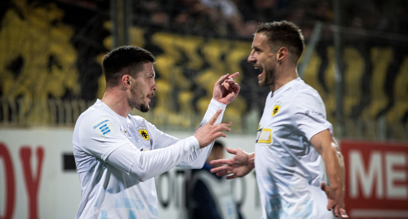 Ο Γιόβιτς και ο Βάργκα πανηγυρίζουν / Πηγή: Eurokinissi