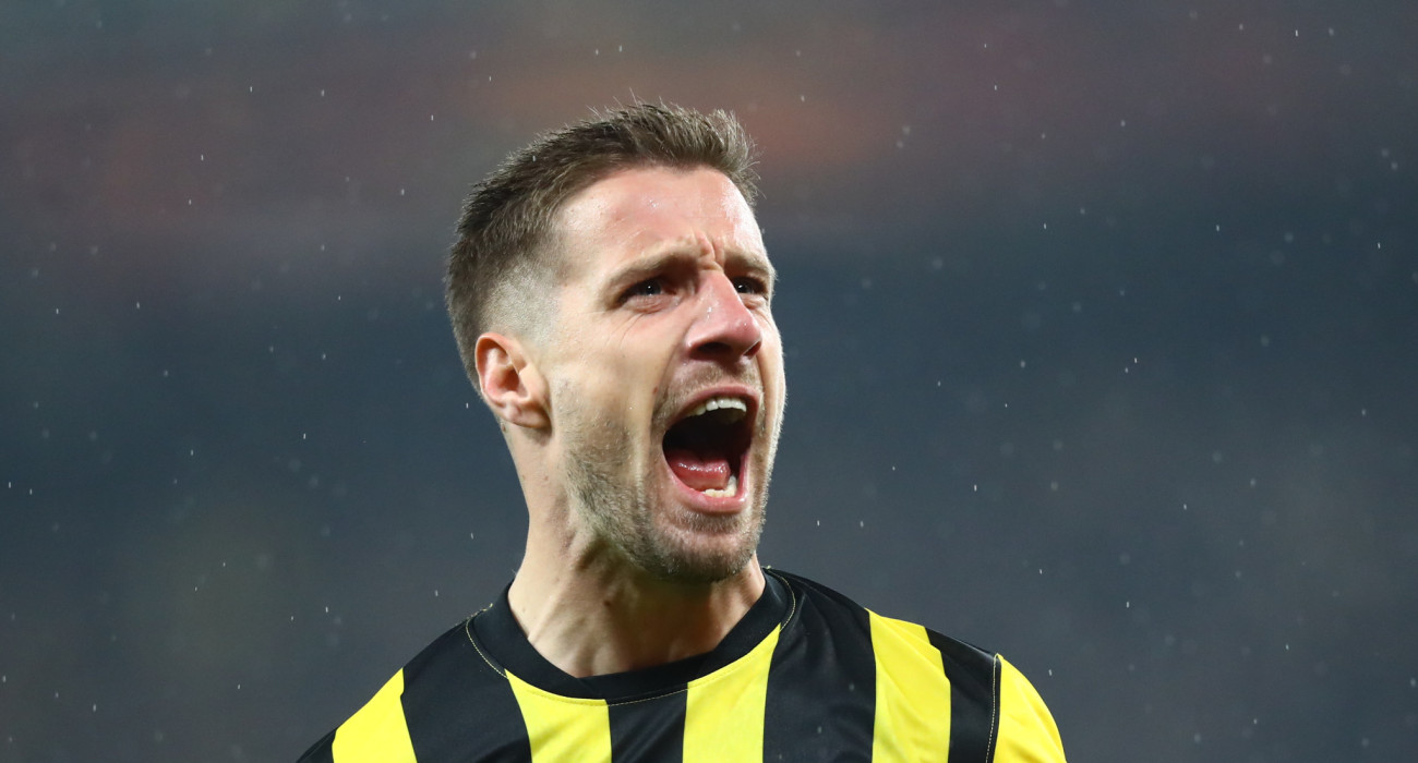 Ο Μπαρνάμπας Βάργκα πανηγυρίζει γκολ με την ΑΕΚ κόντρα στον Ολυμπιακό / Πηγή: Eurokinissi