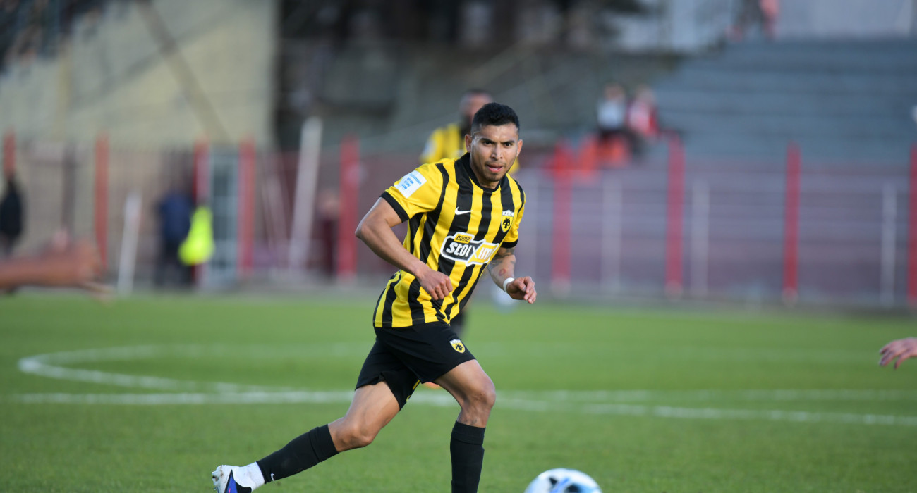 Ο Ορμπελίν Πινέδα σε αγώνα της ΑΕΚ με τον Πανσερραϊκό / Πηγή: Eurokinissi