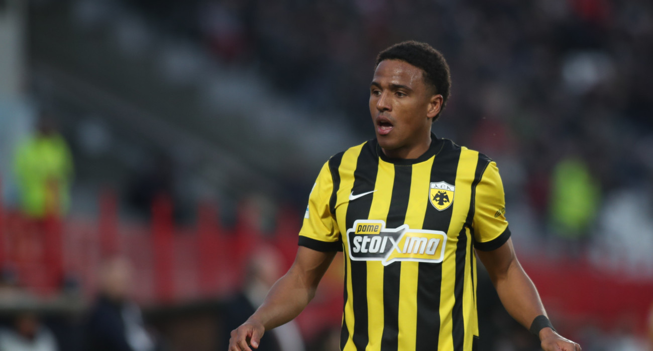 Ο Νίκλας Ελίασον στην αναμέτρηση της ΑΕΚ με τον Πανσερραϊκό / Πηγή: Eurokinissi