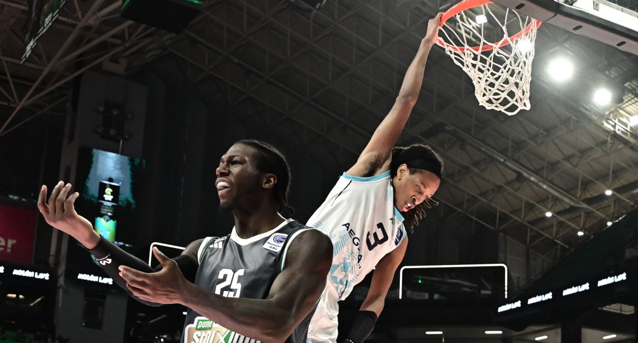 Ο Κένεντι του Κολοσσού μετά το κλέψιμο στον Κέντρικ Ναν / πηγή:euroikinissi