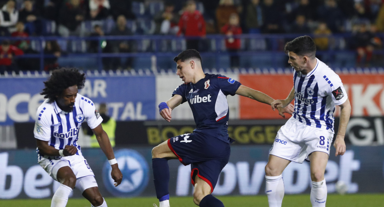 Μία από τις πολλές μονομαχίες στην αναμέτρηση του Ατρομήτου με τον Πανσερραϊκό / Πηγή: Eurokinissi