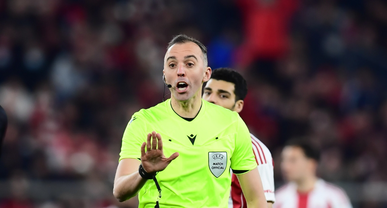 Ο Ζοάο Πινέιρο είχε σφυρίξει στο Ολυμπιακός - Λεβερκούζεν / Πηγή: Eurokinissi