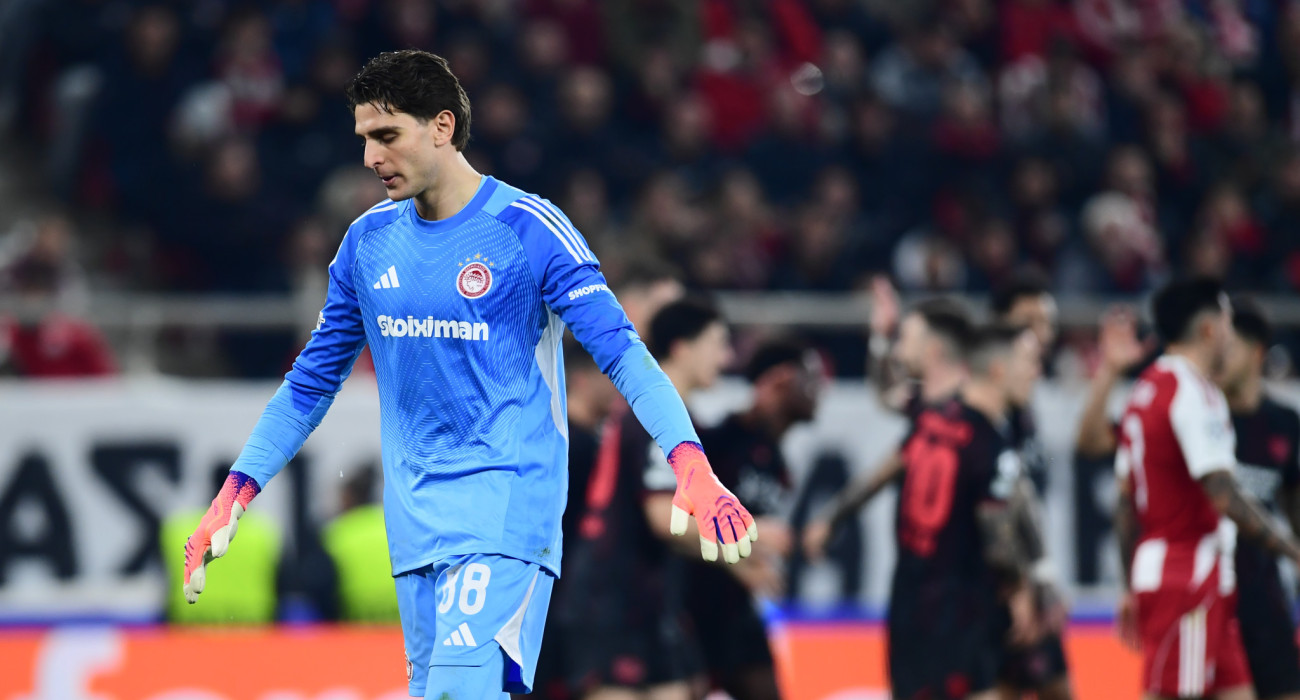 Ο Κωνσταντής Τζολάκης μετά το 2-0 της Λεβερκούζεν / Πηγή: Eurokinissi