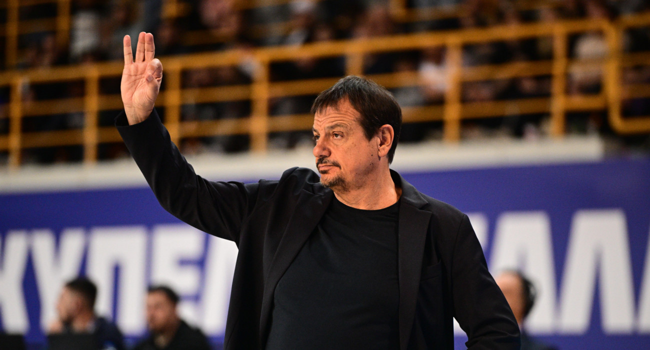 Ο Εργκίν Αταμάν έμεινε ευχαριστημένος από την εμφάνιση των παικτών του κόντρα στον Ηρακλή/Πηγή: Eurokinissi