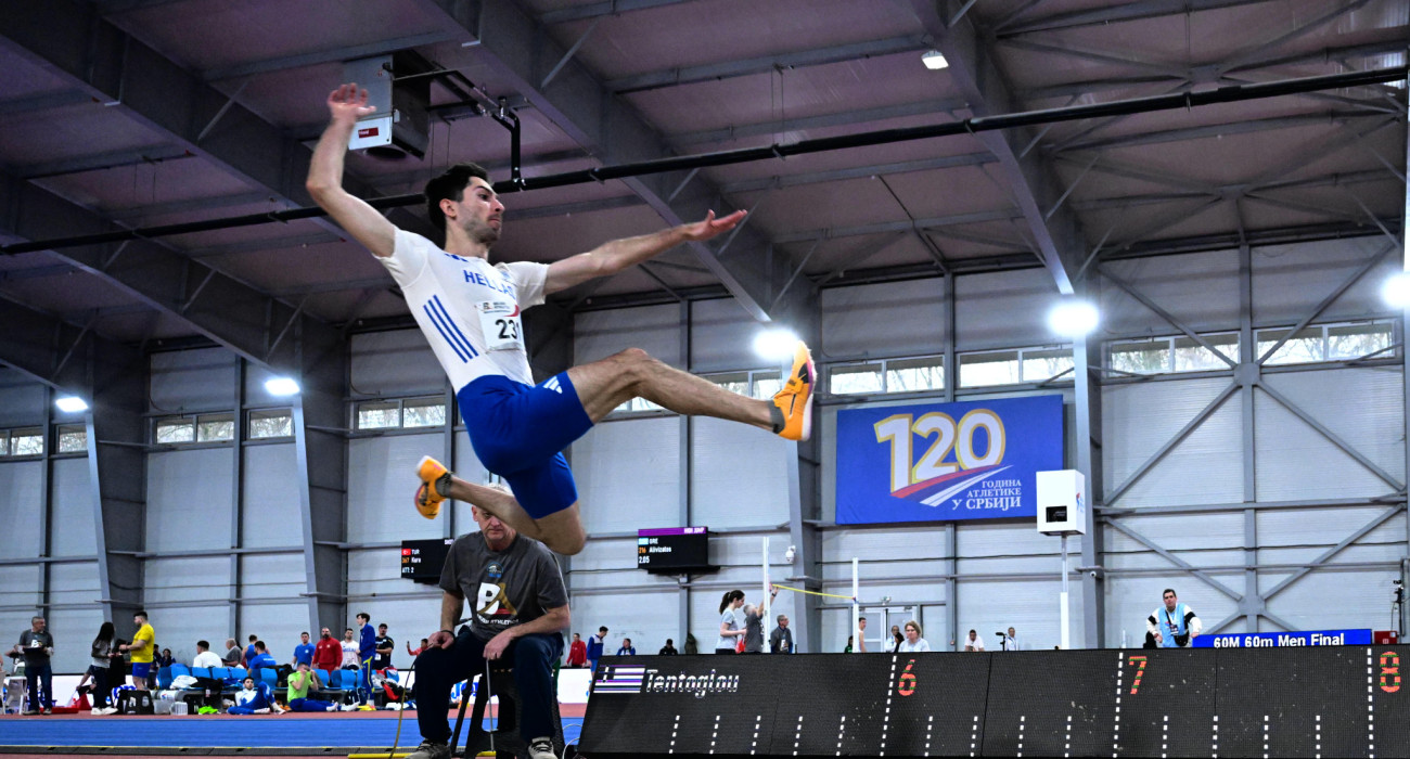 Ο Μίλτος Τεντόγλου σε άλμα του στο Βαλκανικό κλειστού στο Βελιγράδι / Πηγή: Eurokinissi