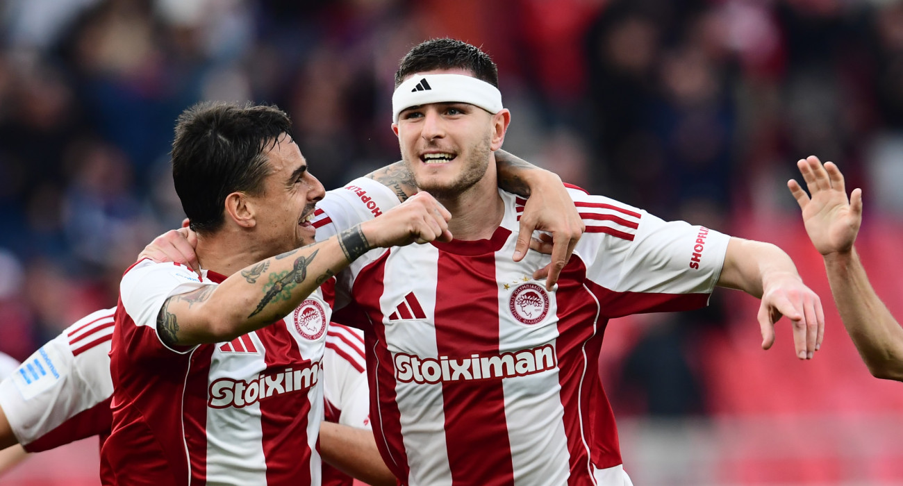 Ο Λορέντσο Πιρόλα πανηγυρίζει έξαλλα το γκολ που.. έλυσε τον γόρδιο δεσμό και έδωσε τη νίκη στον Ολυμπιακό κόντρα στον Παναιτωλικό / Πηγή: Eurokinissi