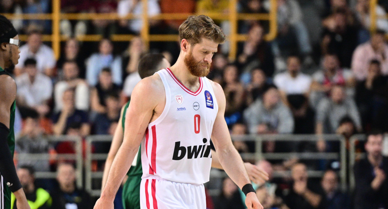 Ο απογοητευμένος Τόμας Γουόκαπ μετά την ήττα του Ολυμπιακού στον τελικό του Κυπέλλου Ελλάδας, Πηγή: Eurokinissi