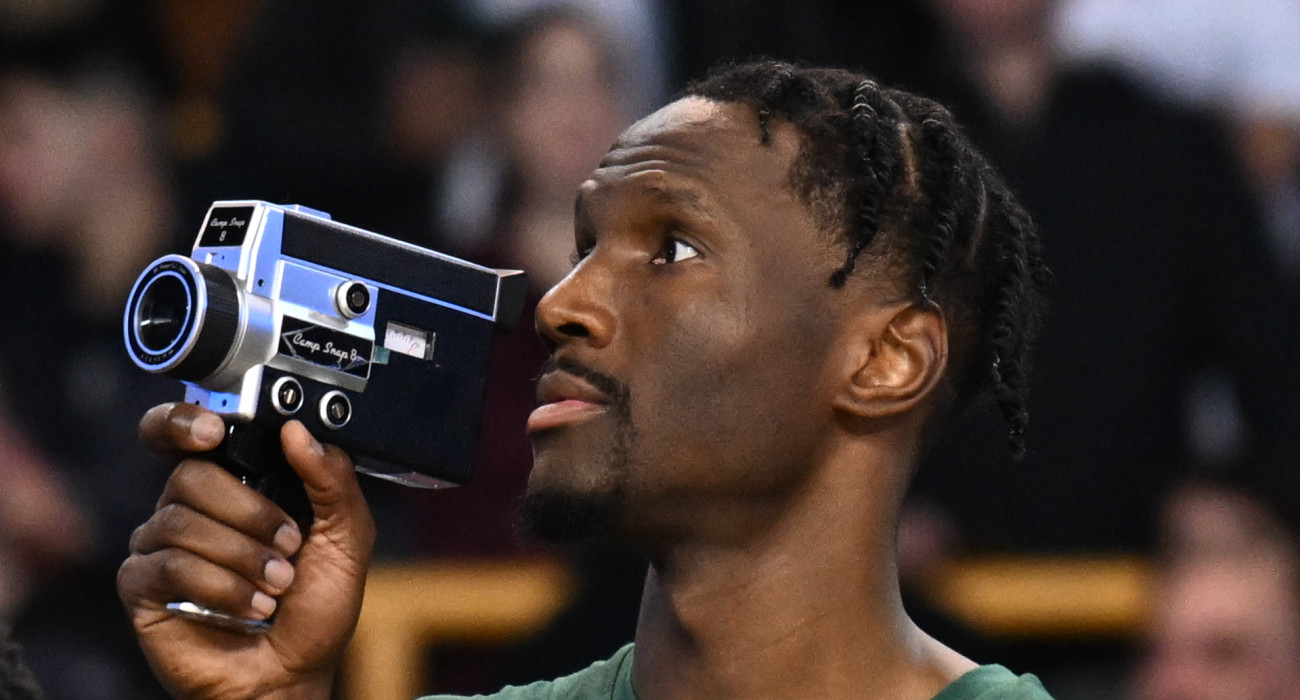 Ο Νάιτζελ Χέιζ - Ντέιβις δημοσίευσε το υλικό που τράβηξε με τη vintage κάμερά του στην Κρήτη/Πηγή: Eurokinissi