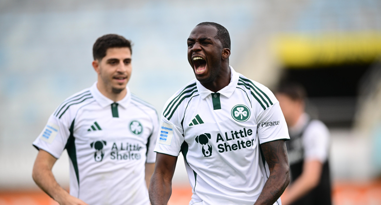 Ο Ανδρέας Τεττέη πανηγυρίζει ακόμα ένα γκολ με τη φανέλα του Παναθηναϊκού / Πηγή: Eurokinissi