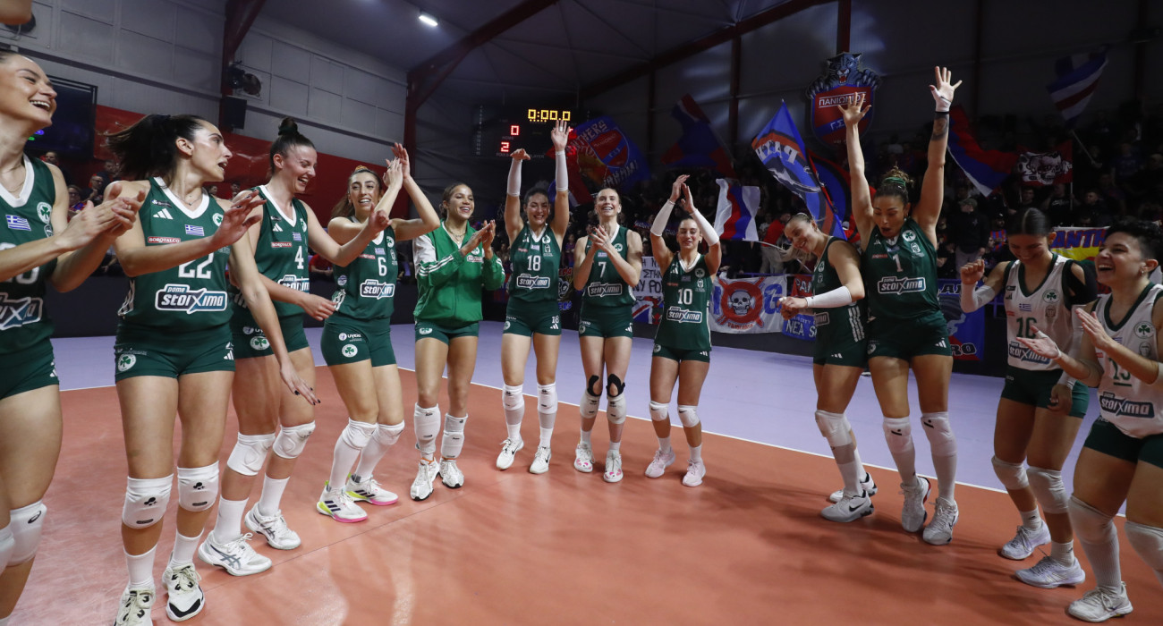 Η ομάδα βόλεϊ του Παναθηναϊκού στους πανηγυρισμούς μετά την πρόκριση στον τελικό του CEV Challenge Cup / Πηγή: Eurokinissi