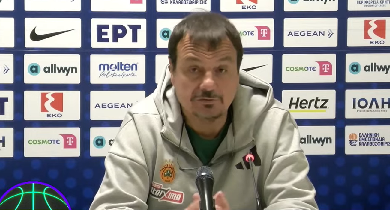 Αταμάν: «Βλέπω μόνο οχτώ δημοσιογράφους, αν χάναμε θα ήταν γεμάτη η αίθουσα»