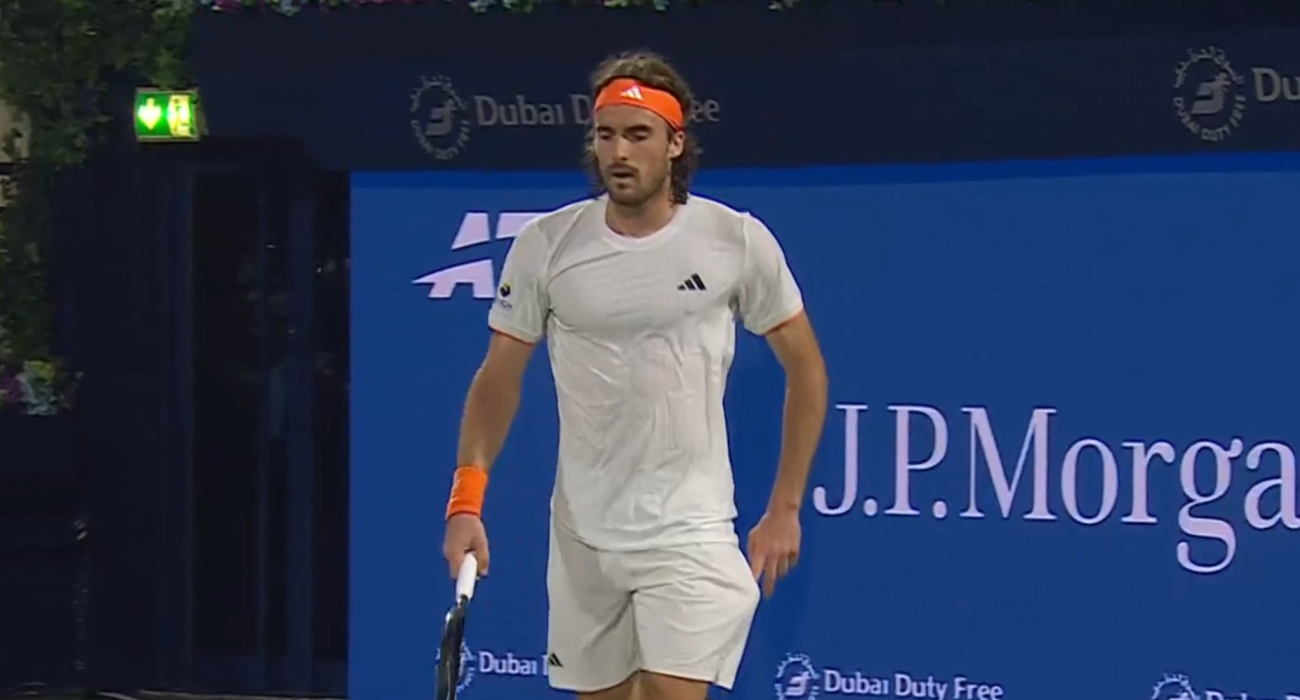 O Στέφανος Τσιτσιπάς στο Ντουμπάι / Screenshot