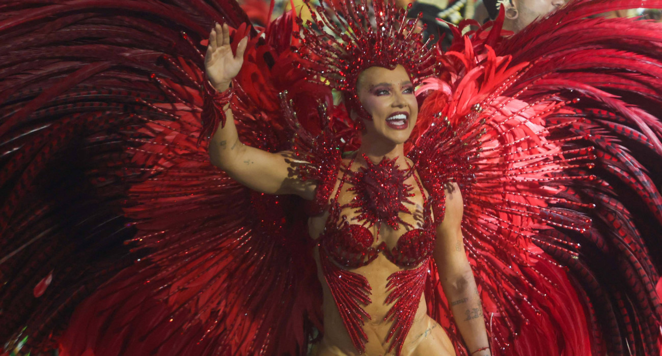 Η Βιρτζίνια Φονσέκα, σύντροφος του Βινίσιους, εντυπωσίασε στο καρναβάλι του Ρίο ντε Τζαν΄έιρο/ Πηγή: Imago