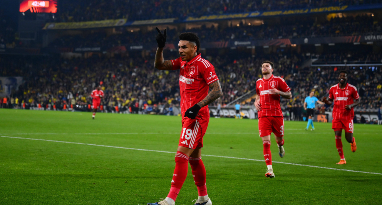 Ο Ιγκόρ Ζέσους της Νότιγχαμ Φόρεστ πανηγυρίζει το γκολ που πέτυχε κόντρα στη Φενέρμπαχτσε / Πηγή: Imago