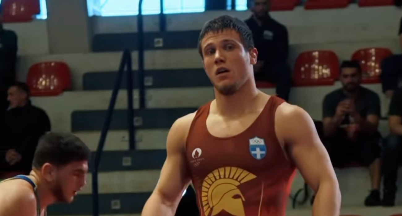 Ο Γιώργος Κουγιουμτσίδης στα Τίρανα / Screenshot