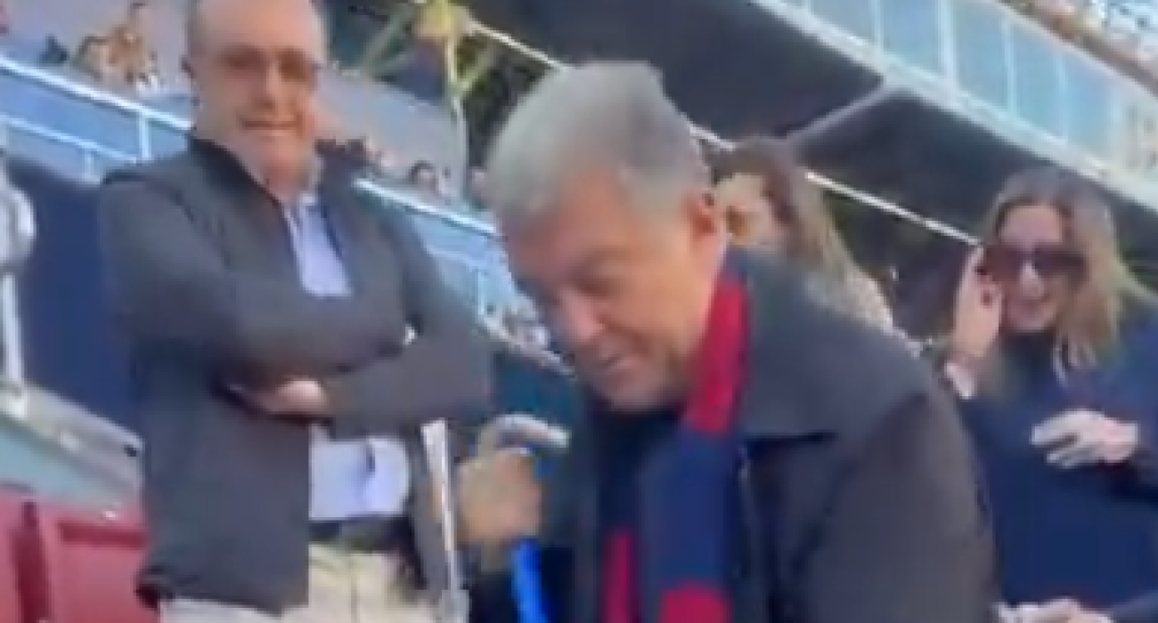 Ο Λαπόρτα καθαρίζει/ screenshot