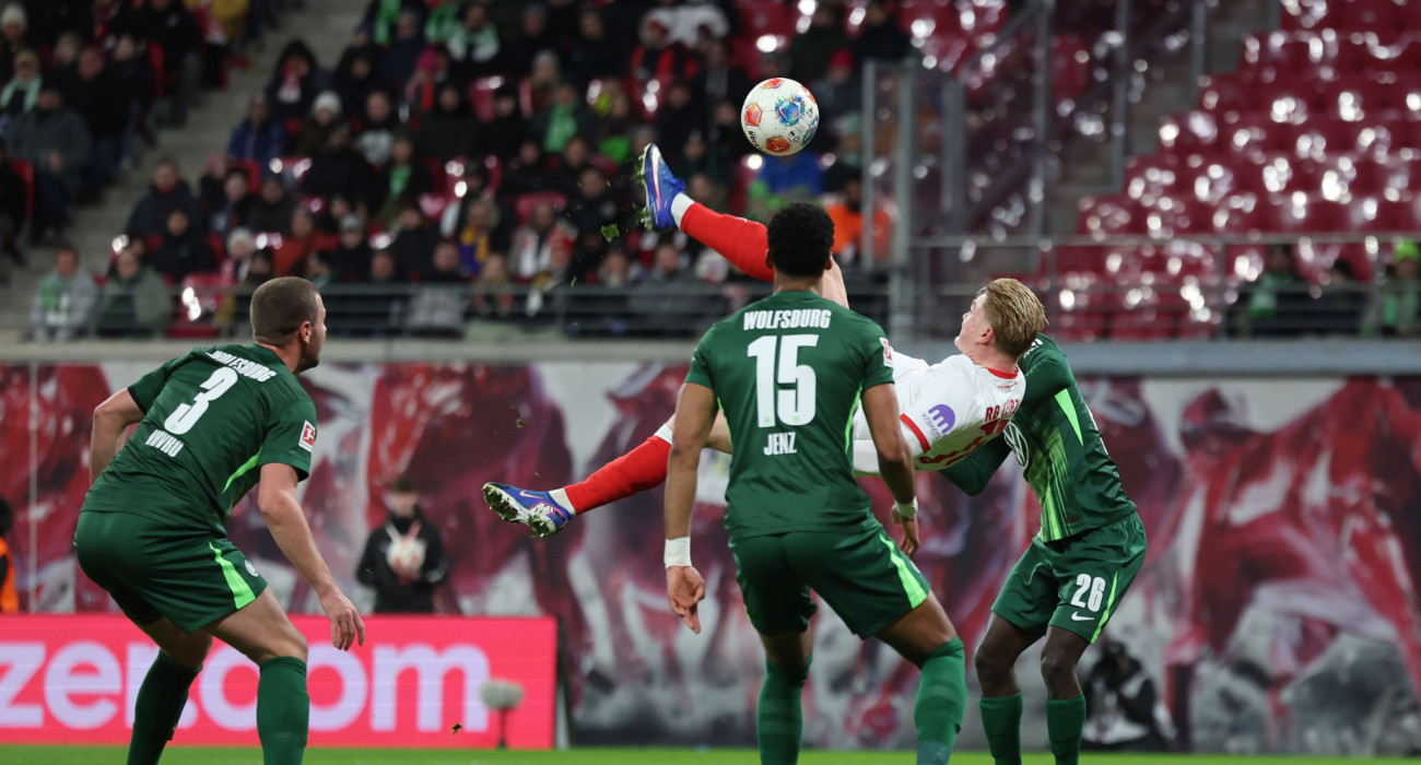 Στιγμιότυπο από την αναμέτρηση Λειψία - Βόλφσμπουργκ / Photo by Boris Streubel/Getty Images