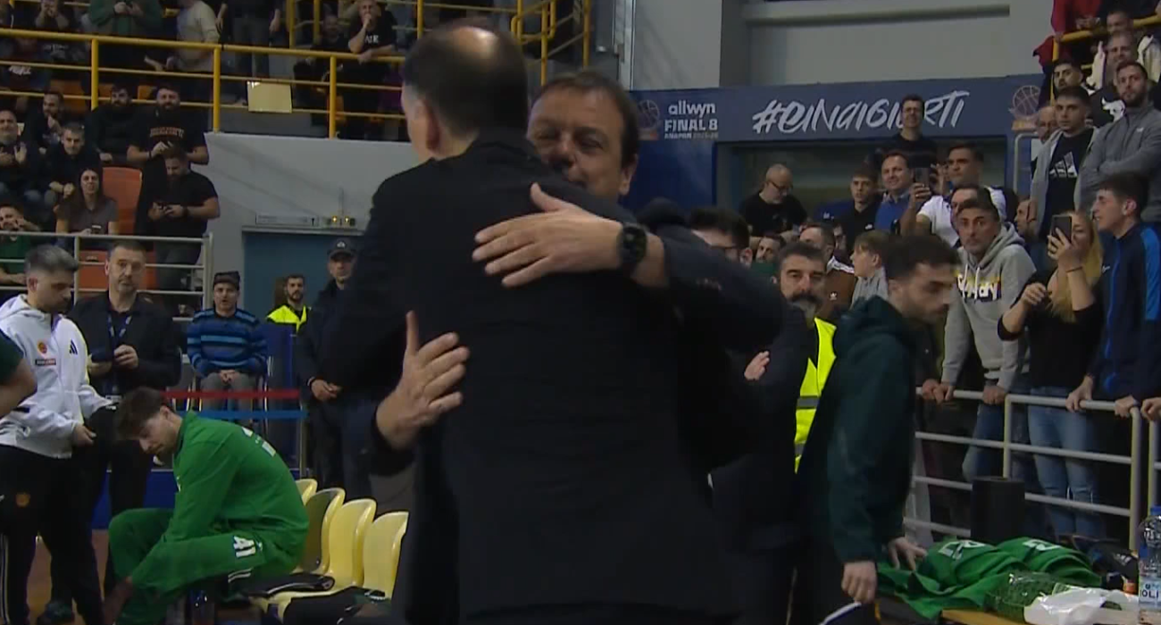 Η αγκαλιά ανάμεσα σε Μπαρτζώκα και Αταμάν