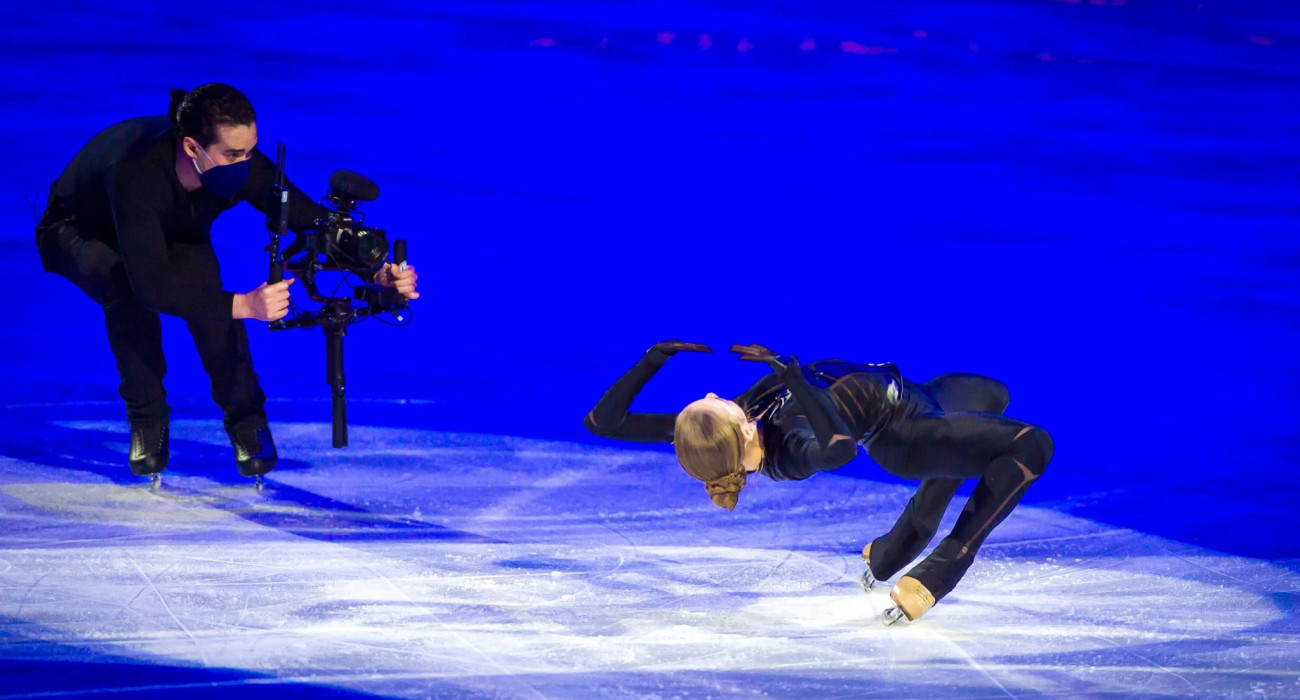 Ο Τζόρνταν Κόουαν με την κάμερα στον πάγο / Πηγή: On Ice Perspectives / Flavio Valle