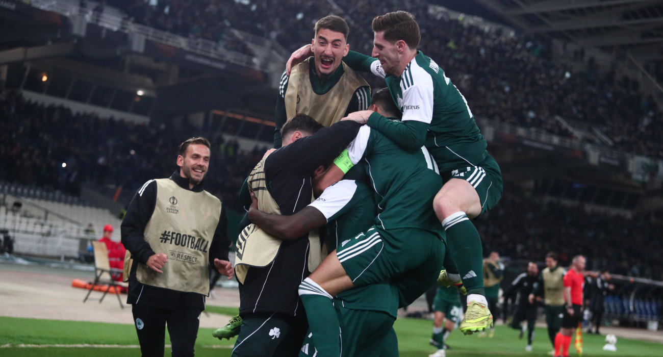 Οι παίκτες του Παναθηναϊκού πανηγυρίζουν το δεύτερο γκολ του Ανδρέα Τεττέη με την Πλζεν στο ΟΑΚΑ - ΠΗΓΗ: Eurokinissi